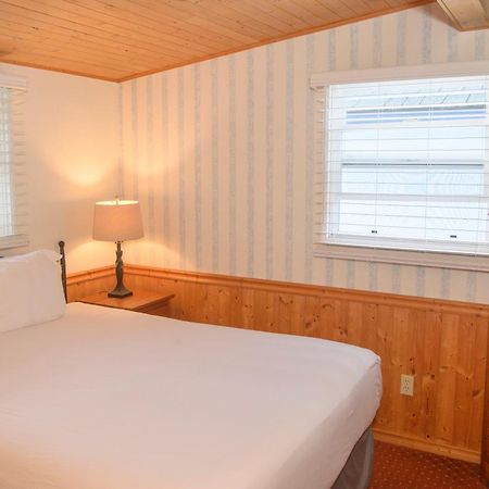 Carmel Fireplace Inn Екстериор снимка