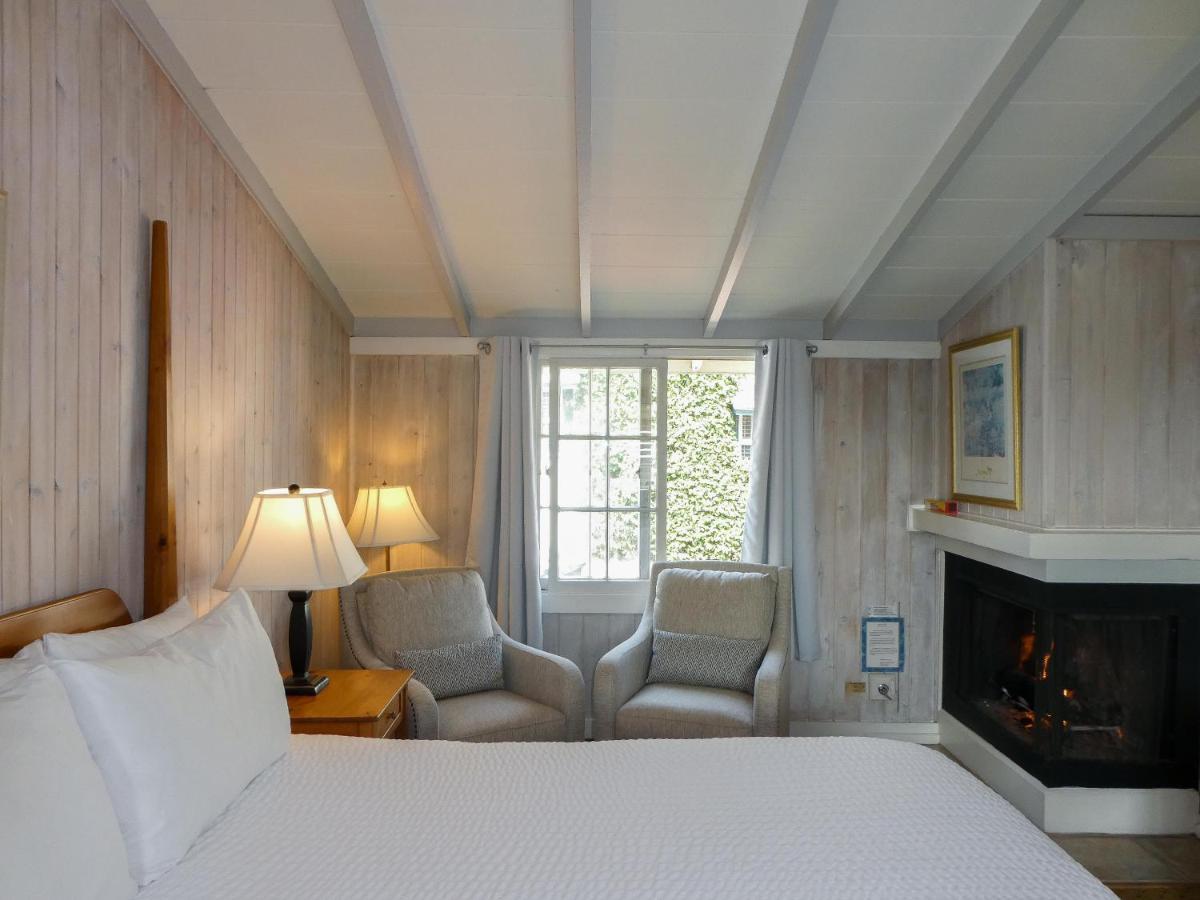 Carmel Fireplace Inn Стая снимка