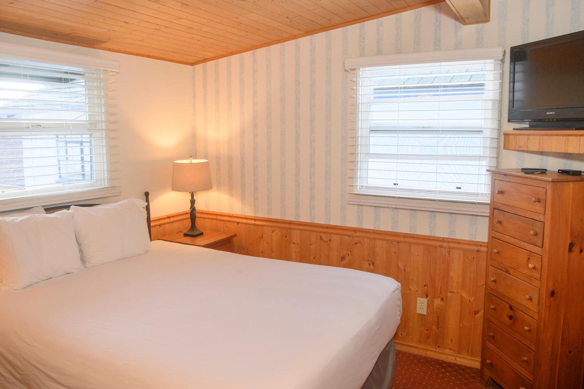 Carmel Fireplace Inn Екстериор снимка