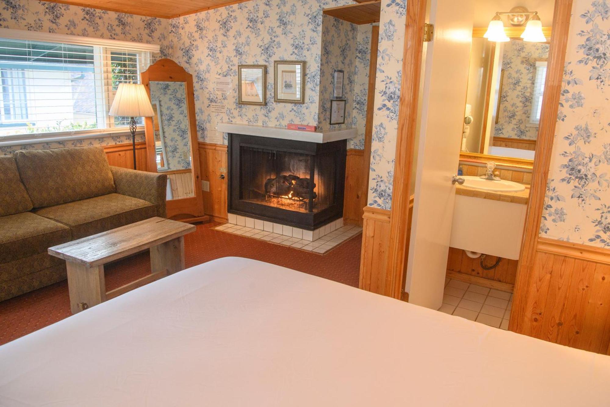 Carmel Fireplace Inn Екстериор снимка